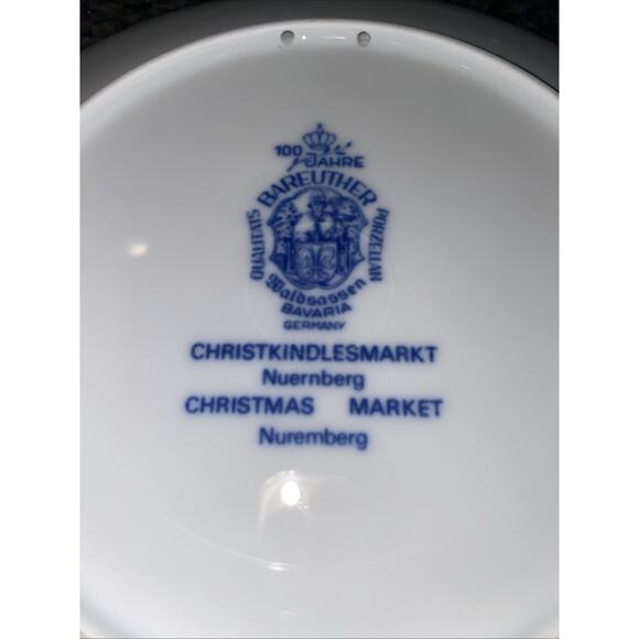 Vintage 1969 Christmas Market Plate Porcelain Blue & White Weihnachten 8” - Picture 3 of 3